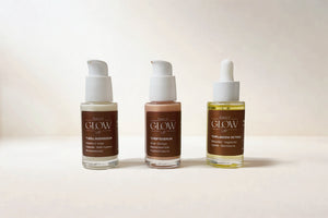 Drei Daily Glow Up Seren aus der The Glow Serum Collection für eine gepflegte Abendroutine.